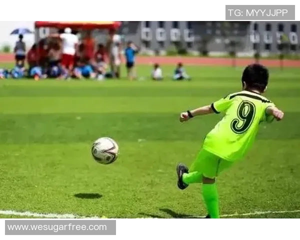 足球新手必看:提升耐力的全面训练与技巧指南 足球新手必看:提升耐力的全面训练与技巧指南