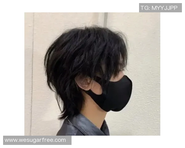 足球明星的狼尾发型潮流解析与时尚搭配技巧分享 足球明星的狼尾发型潮流解析与时尚搭配技巧分享